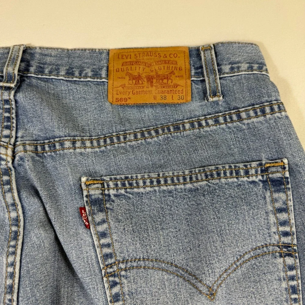 Vintage Levi's 569 Loose Straight Jeans Mens 38x30 Light Wash Made in USA Baggy